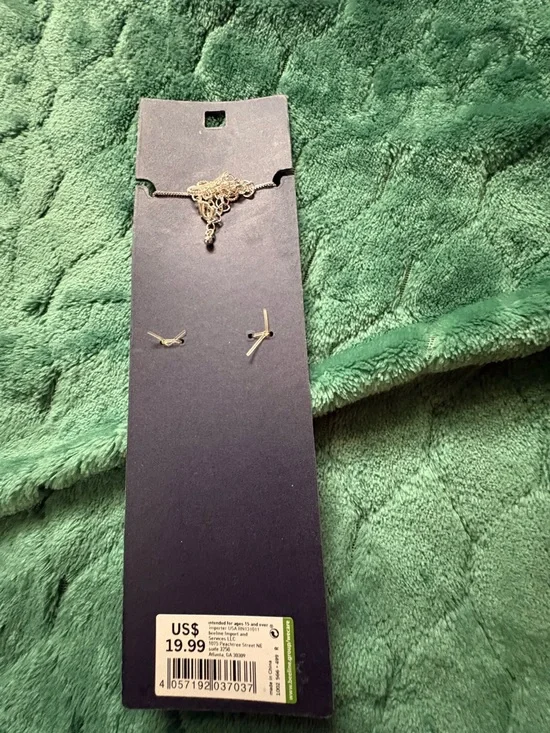 Silver Aurora Heart Crystal Pendant Necklace NWT - Picture 2 of 2